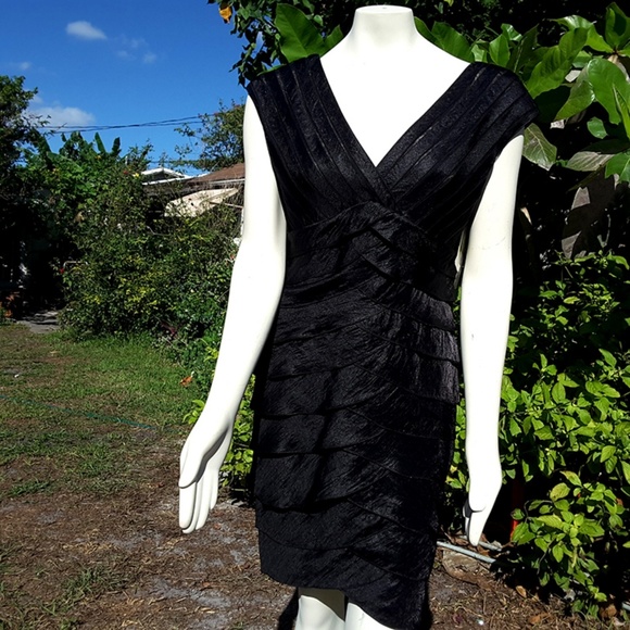 Adrianna Papell evening dress - Picture 2 of 8